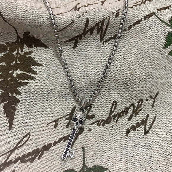 David Yurman Silver Skull Key Necklace - Picture 6 of 7